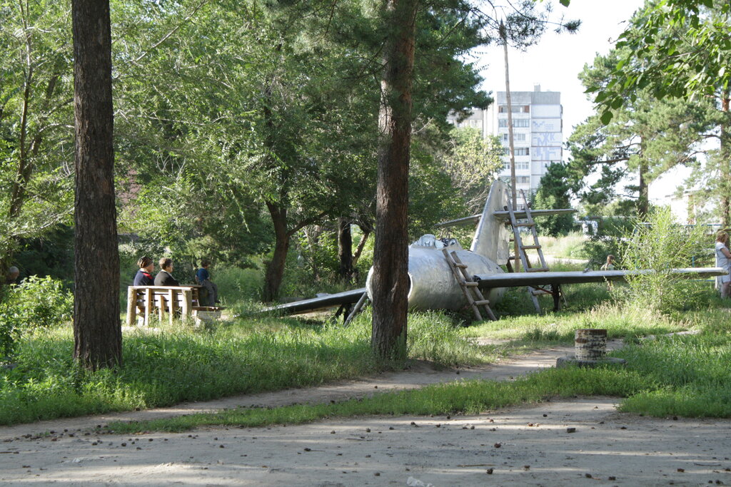 Monument to technology Самолëт МиГ-15, Biysk, photo