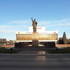 Навеки с Россией (Кабардино-Балкарская Республика, Нальчик, площадь 400-летия), памятник, мемориал в Нальчике