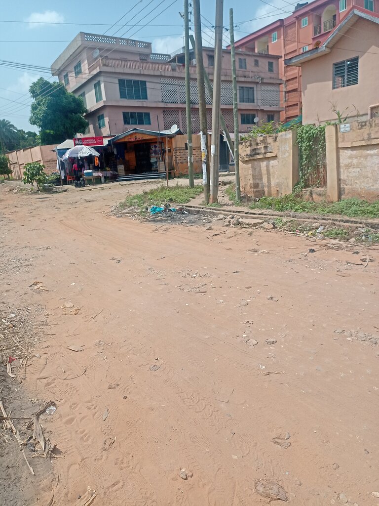 Clothing store Charisma Enterprise, Accra, photo