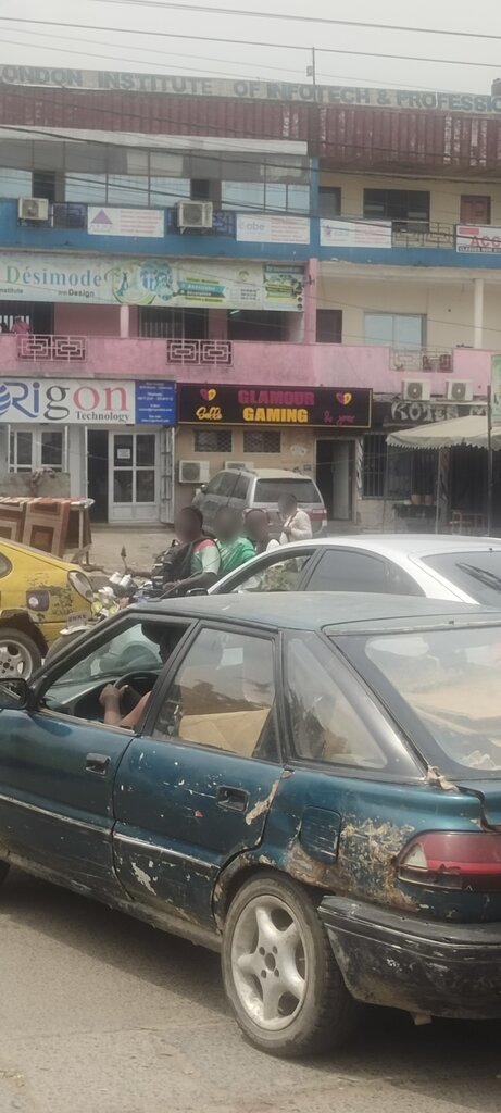 Department store Glamour Gamin, Douala, photo