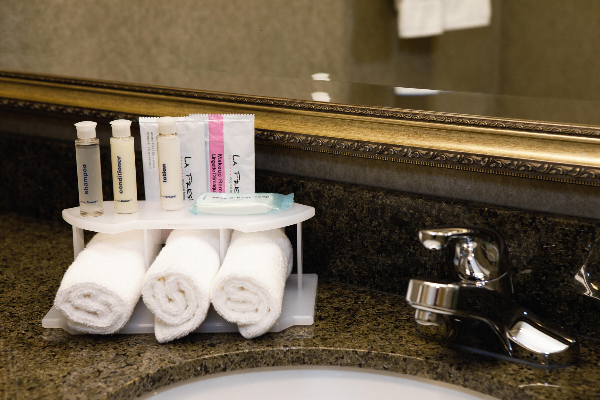 Фото Holiday Inn Express and Suites Springfield Medical District, an Ihg Hotel