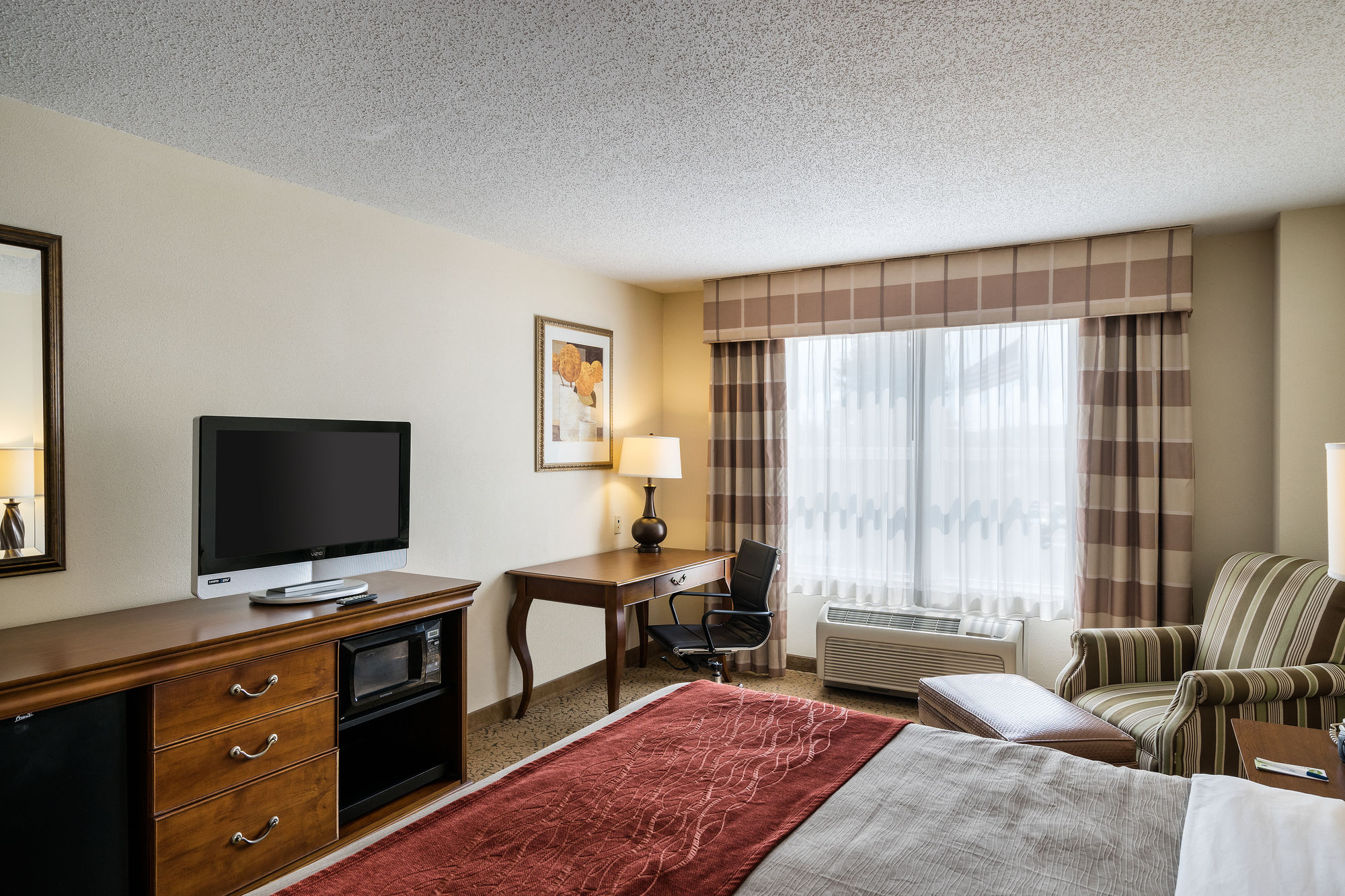 Фото Comfort Inn & Suites