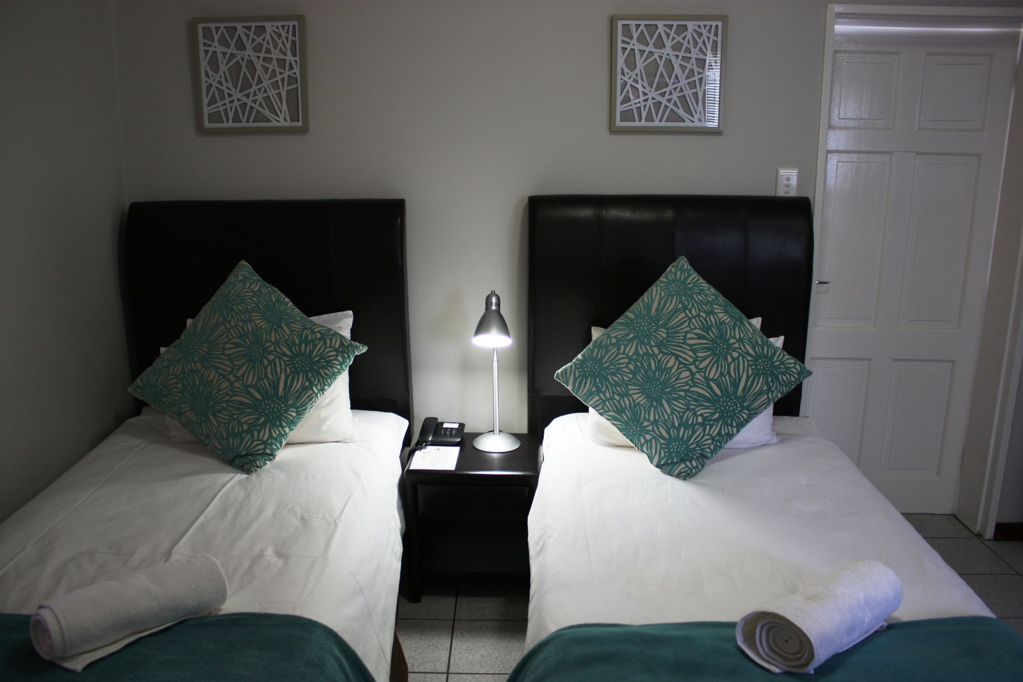 Фото Arebbusch Travel Lodge