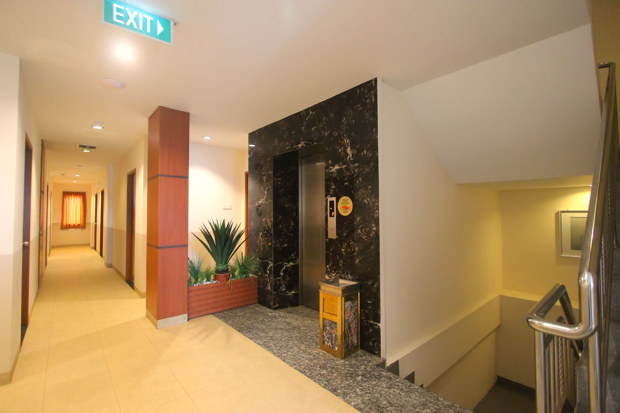 Фото Lovina Inn Nagoya Batam