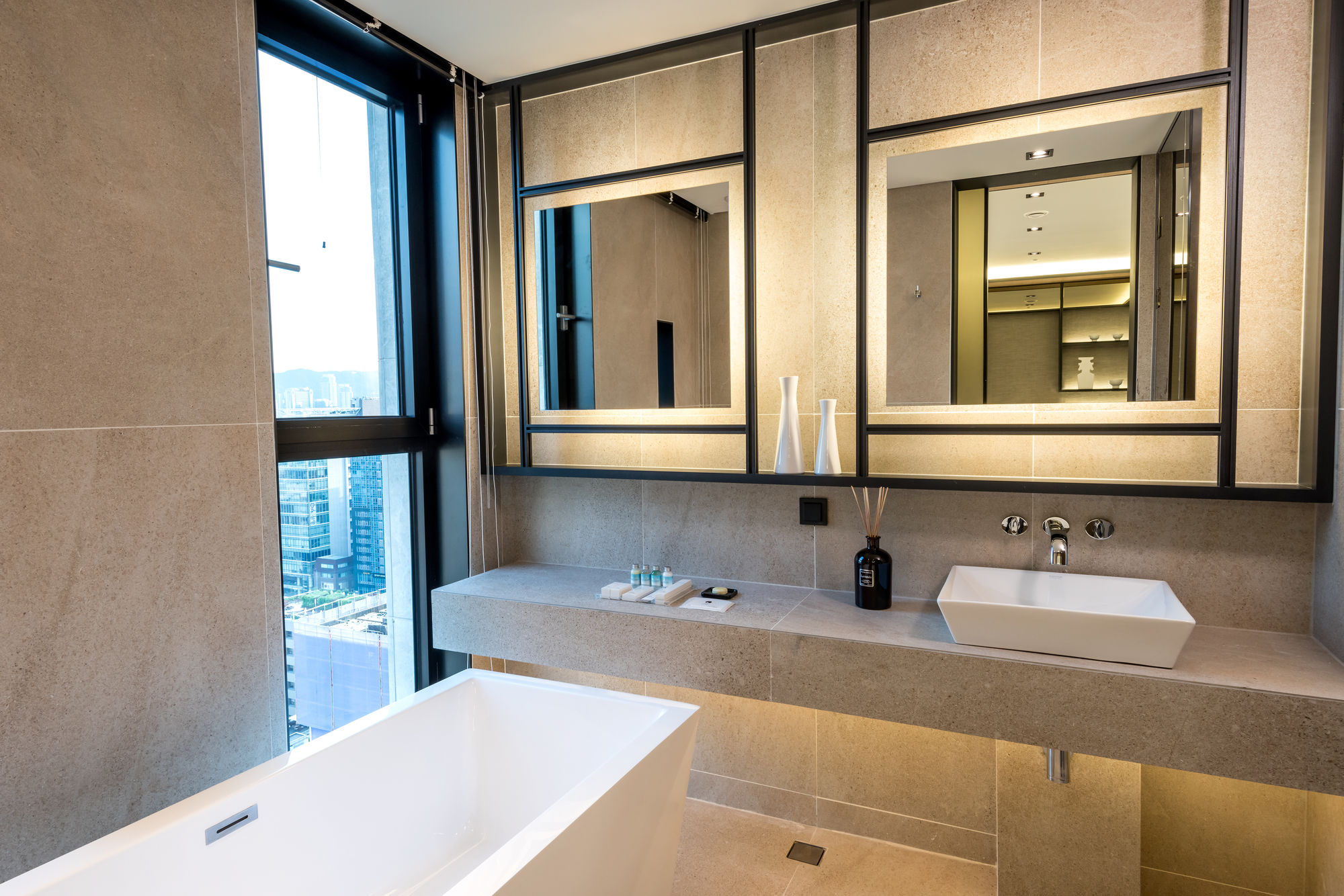 Фото Hotel The Designers Lyj Gangnam Premier