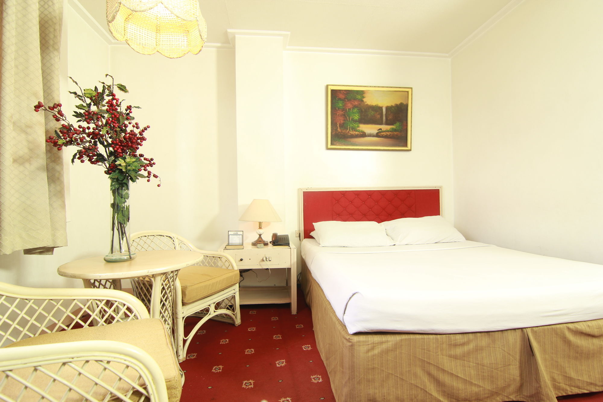 Фото Hotel Supreme