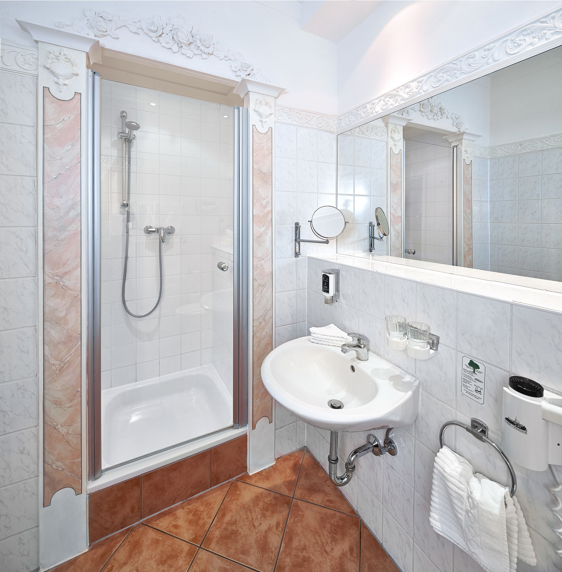 Фото Hotel Adria München