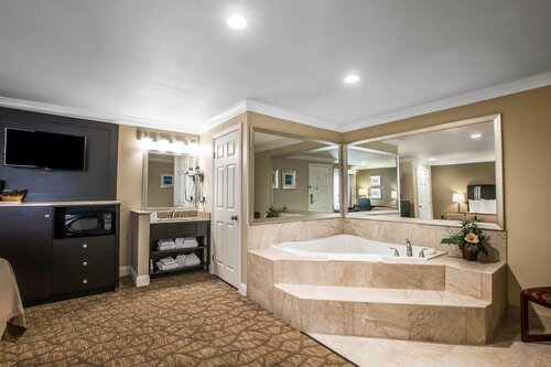 Гостиница Quality Inn Downey в Дауни