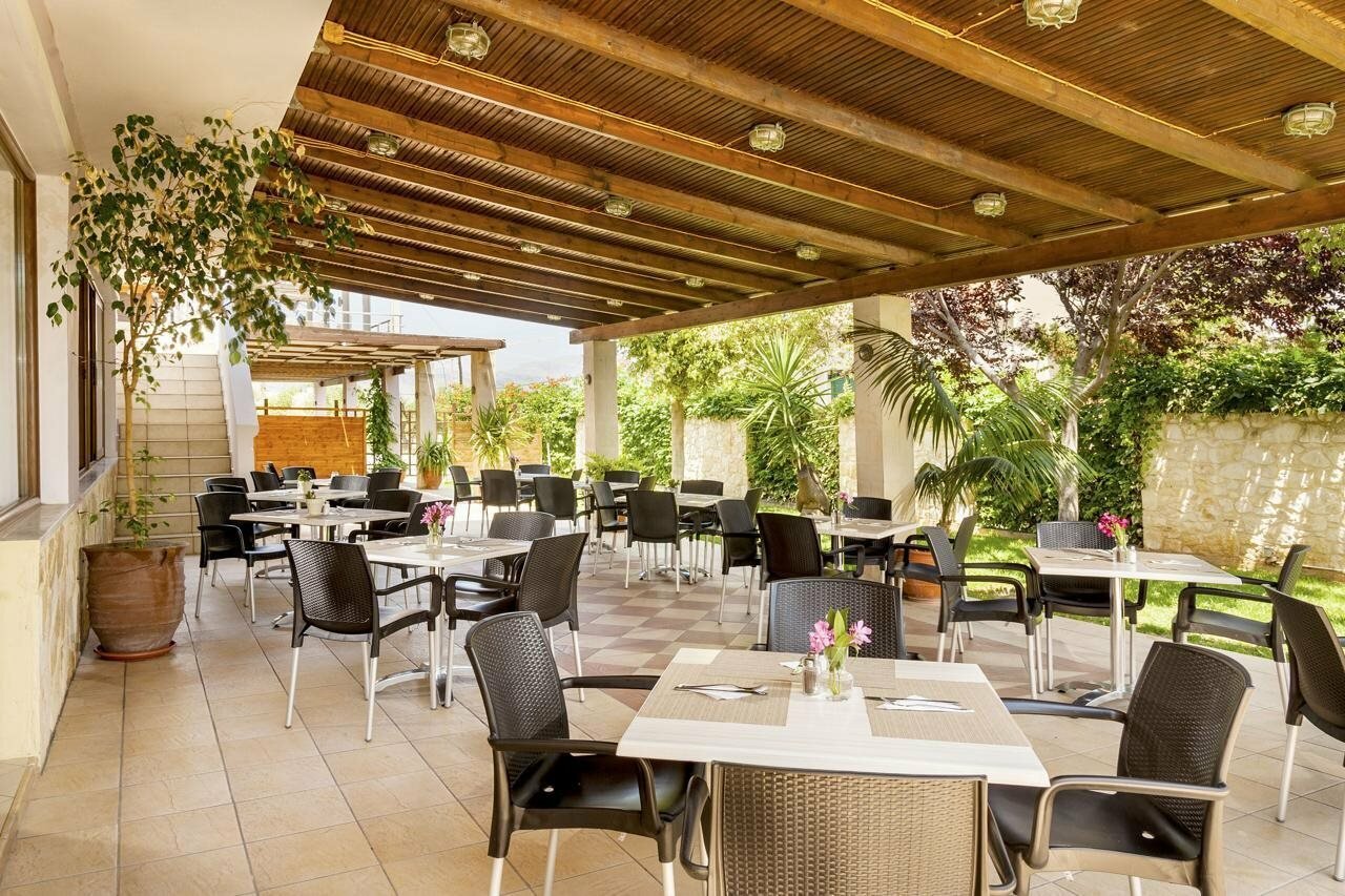 Фото Adelais Hotel