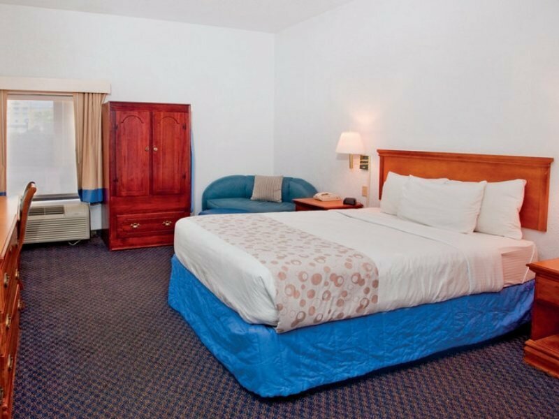 Фото La Quinta Inn & Suites by Wyndham Charleston Riverview