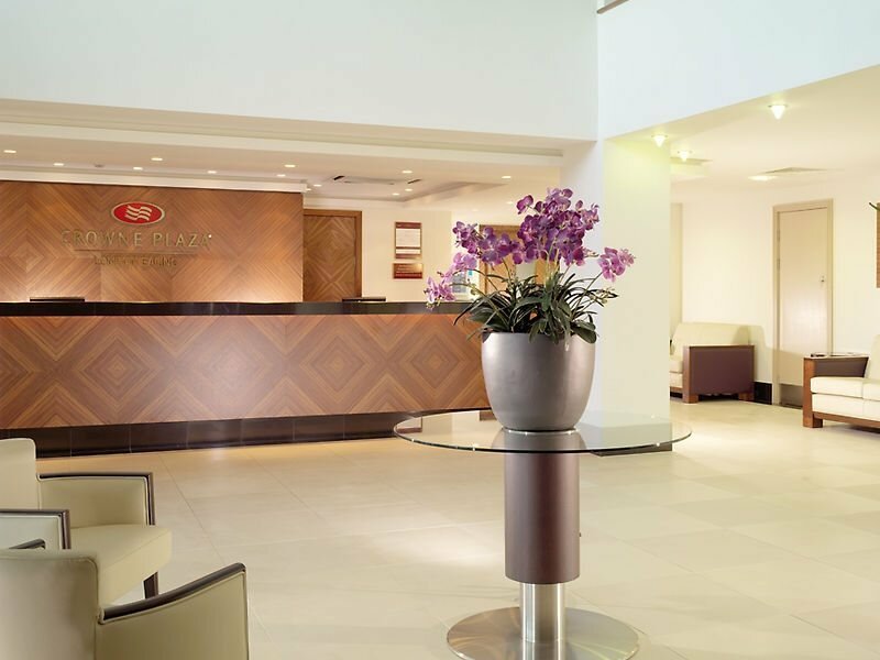 Фото Crowne Plaza London - Ealing