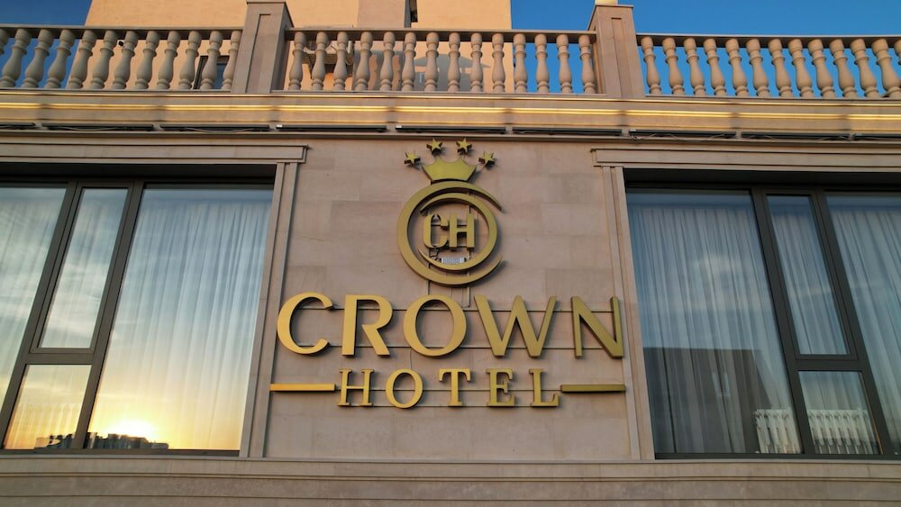 Фото Crown Hotel