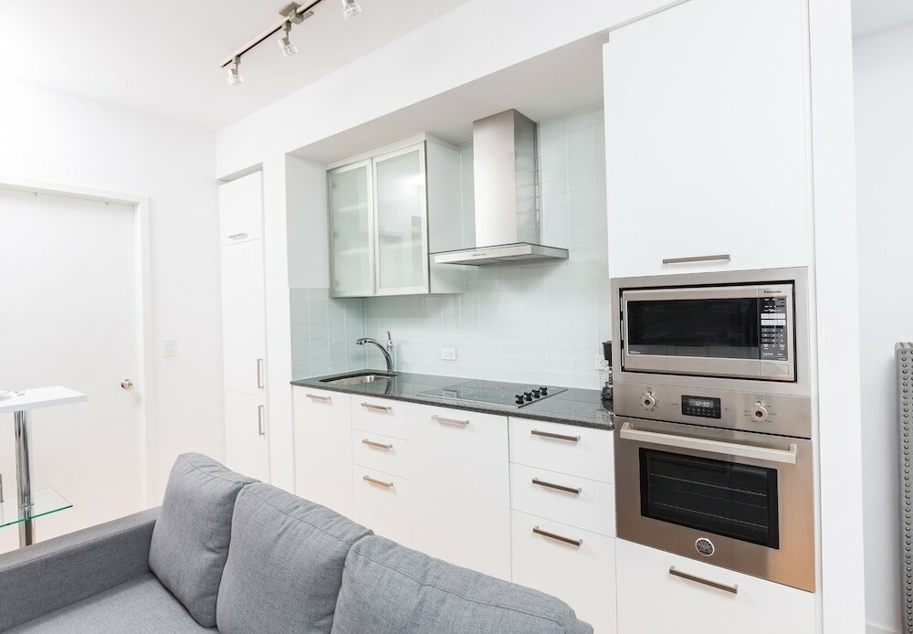 Фото Downtown-CN Tower-Jays