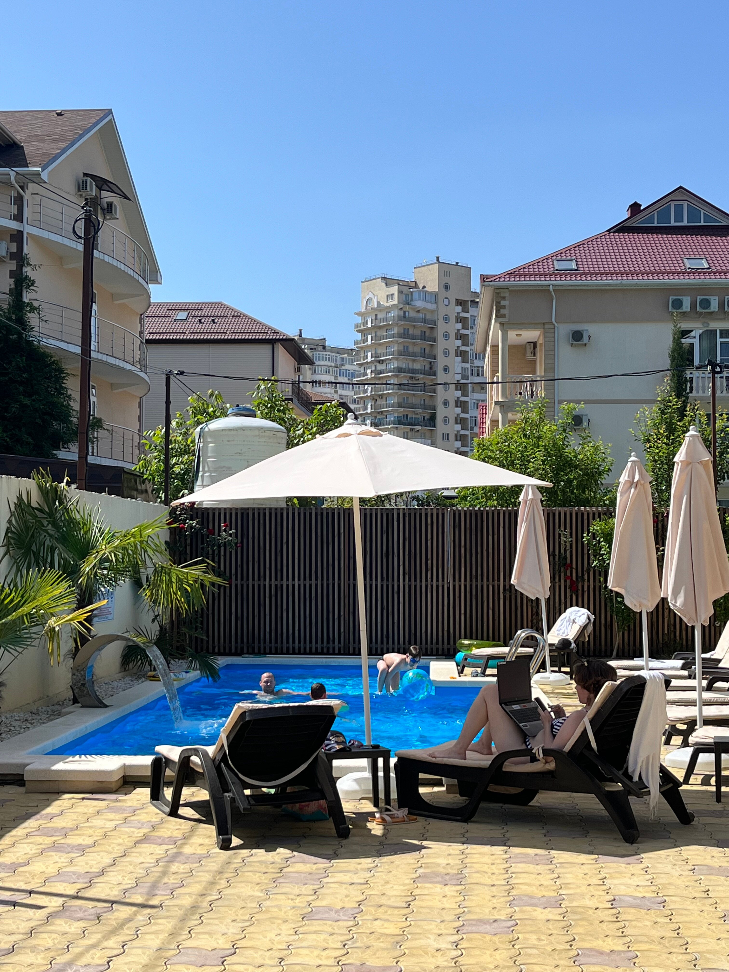 Фото Гостевой дом Добрый в Лазаревском