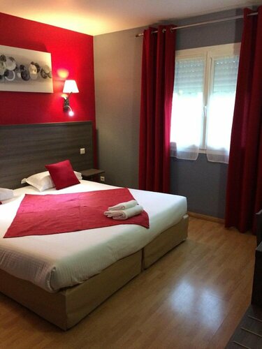 Гостиница Hotel The Originals Nantes Nord La Closerie