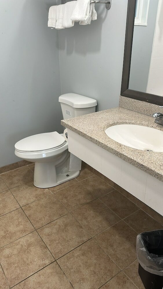 Фото Americas Best Value Inn Albany East Greenbush