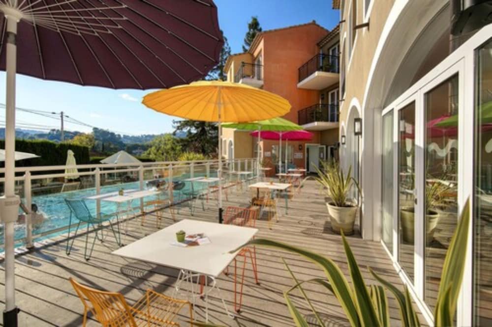 Фото Adonis Mougins