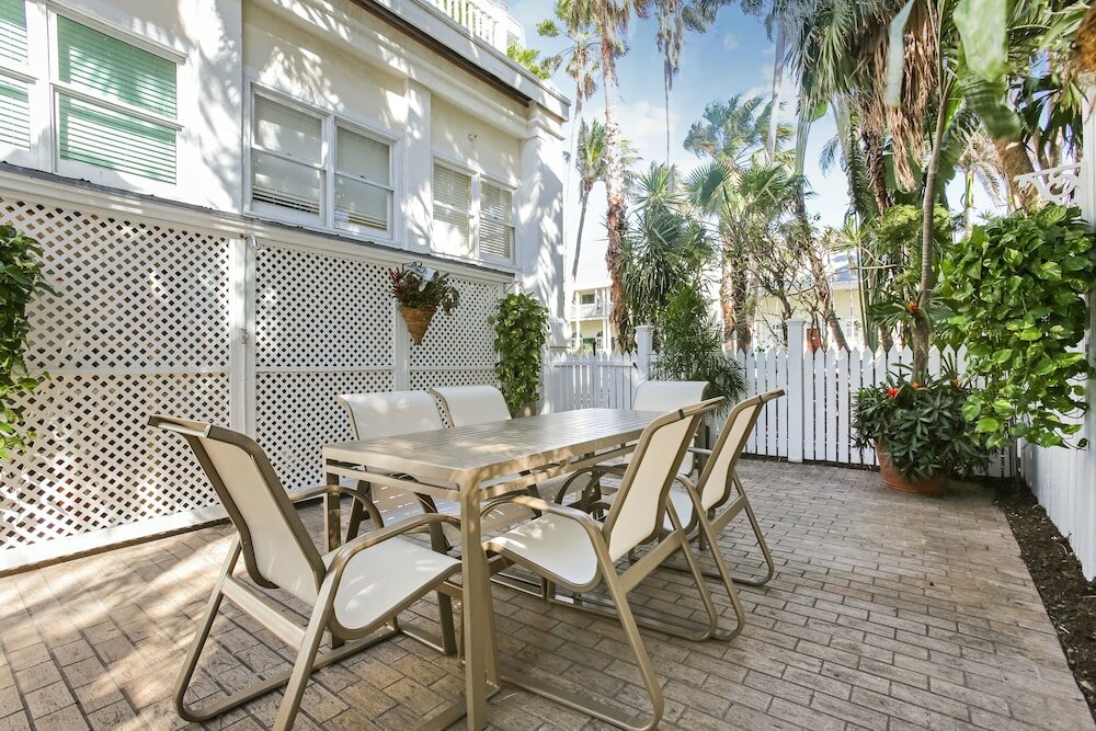 Фото Weatherstation Inn