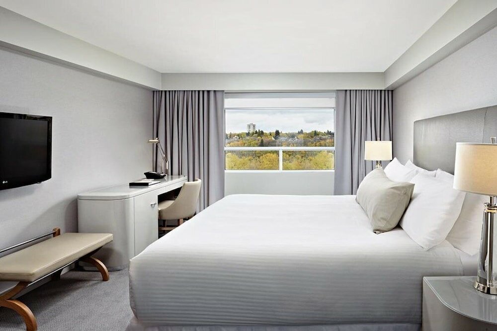 Фото The James Hotel