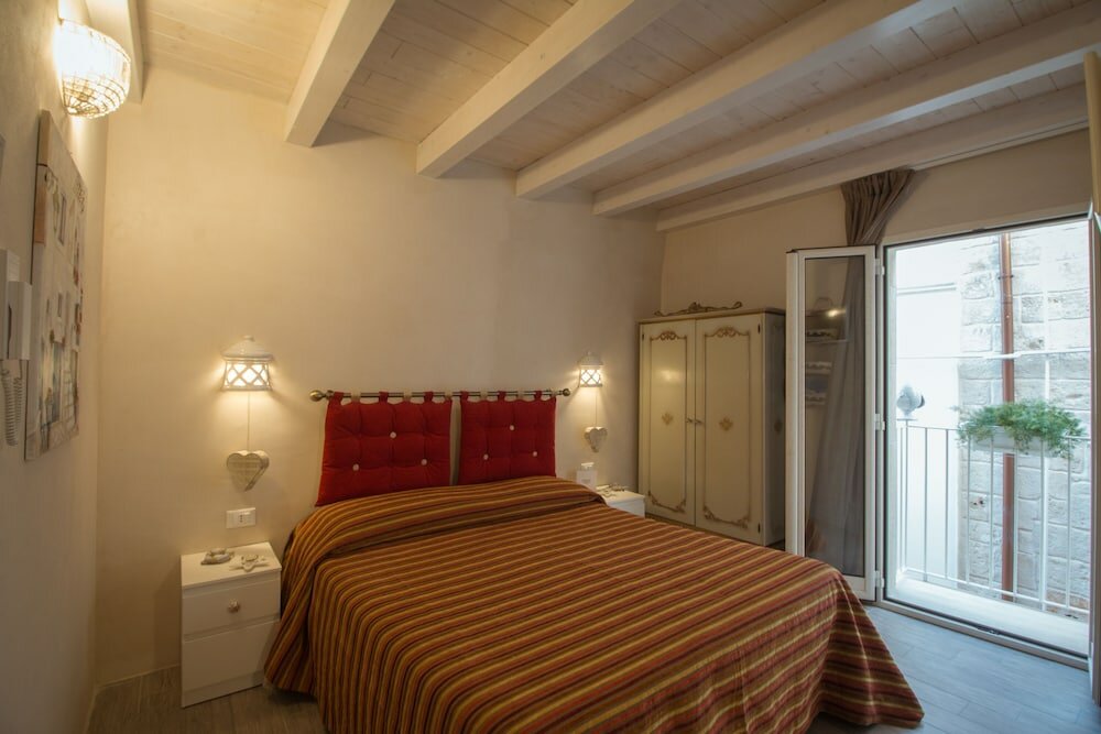 Фото Holiday Monopoli Via dell'Erba 8