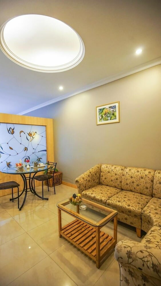 Фото Cross Roads Inn