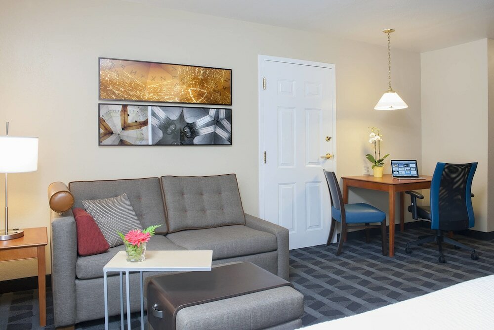 Фото TownePlace Suites Indianapolis Keystone