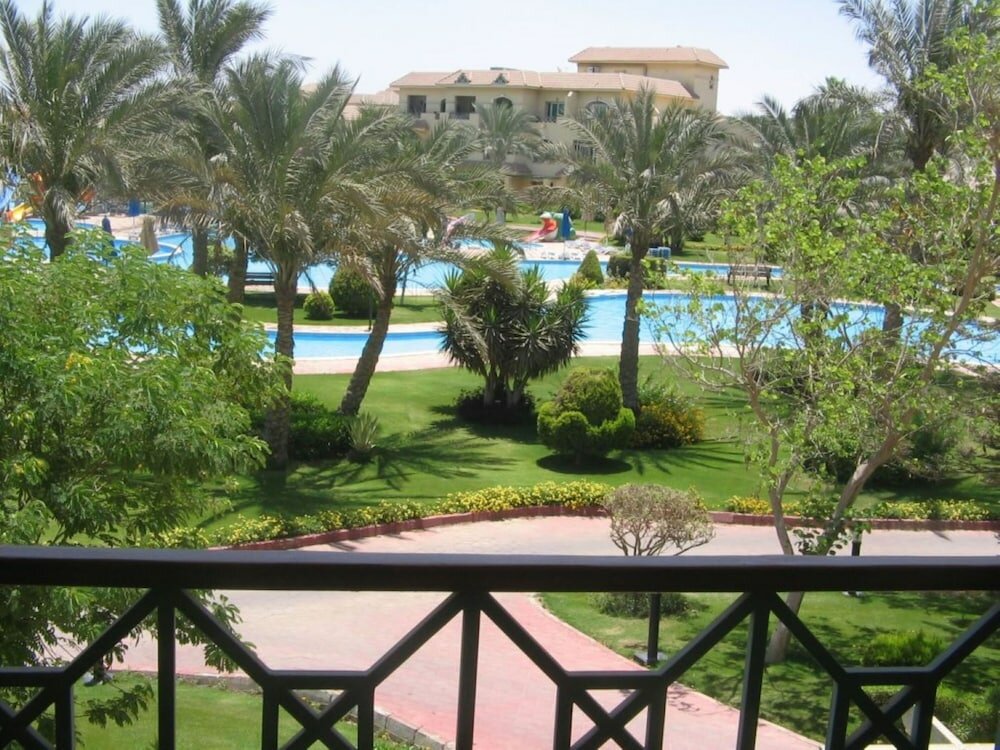 Фото Movenpick Hotel Cairo Media City