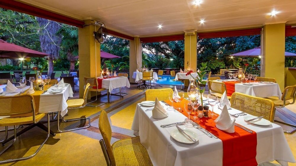 Фото Hotel Numbi and Garden Suites