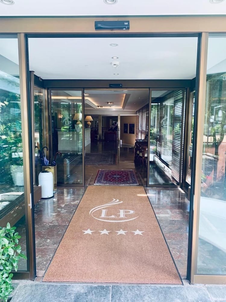 Фото Hotel La Prairie