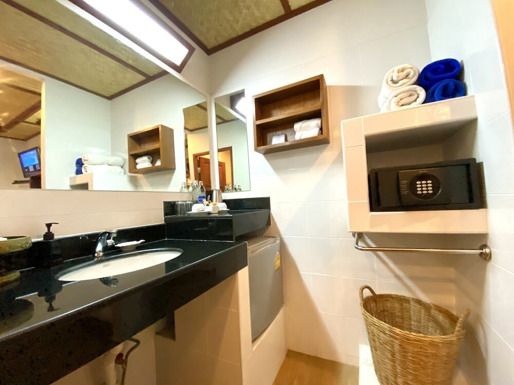 Фото Friendship Beach Resort & Atmanjai Wellness Centre