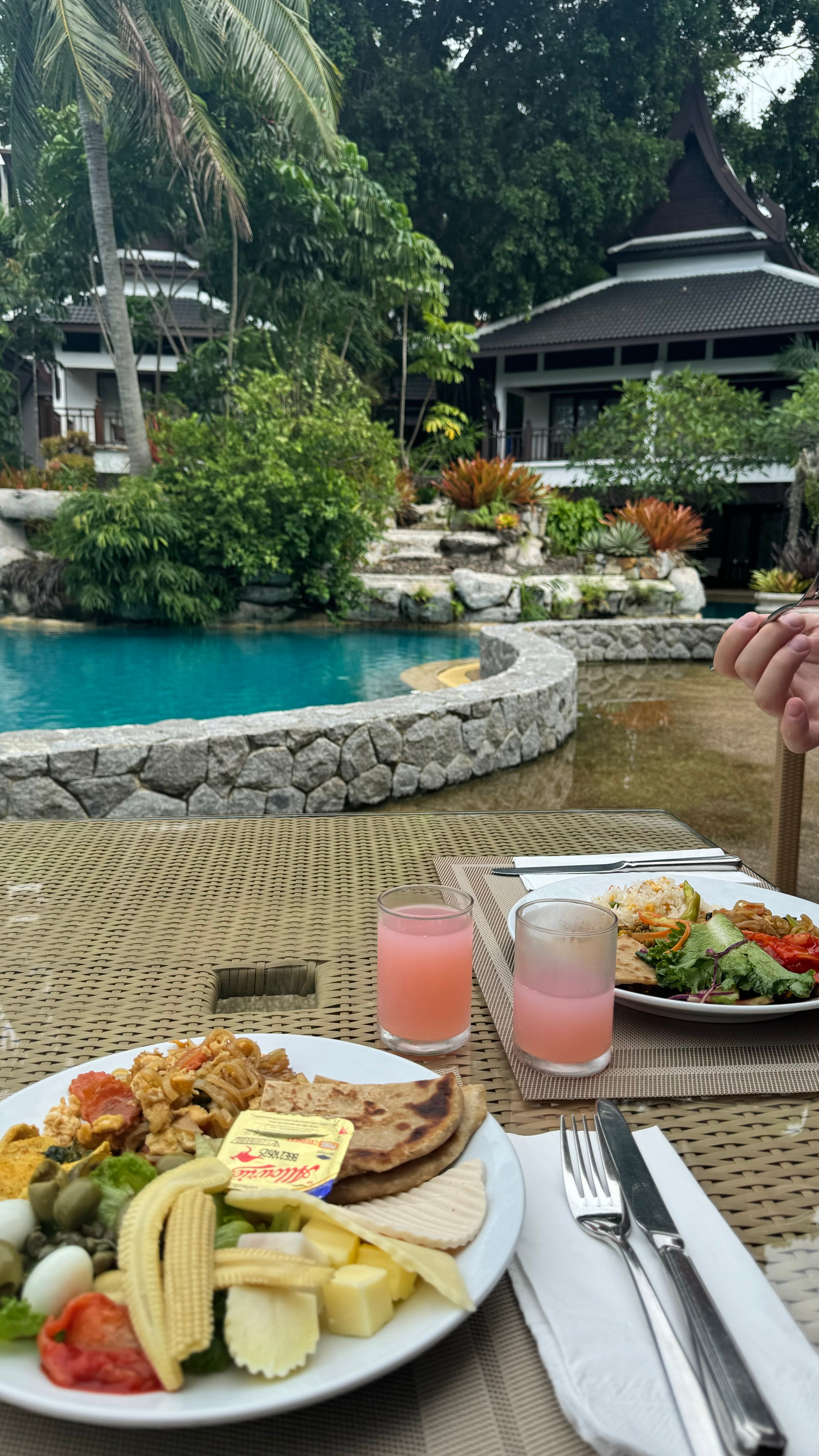 Фото Thavorn Beach Village Resort & SPA