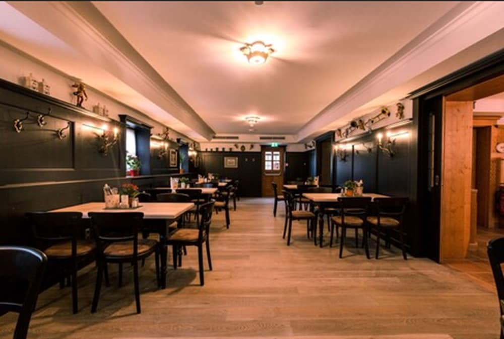 Фото Hotel & Gaststätte zum Erdinger Weißbräu