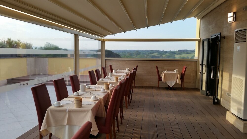 Фото Romoli Hotel