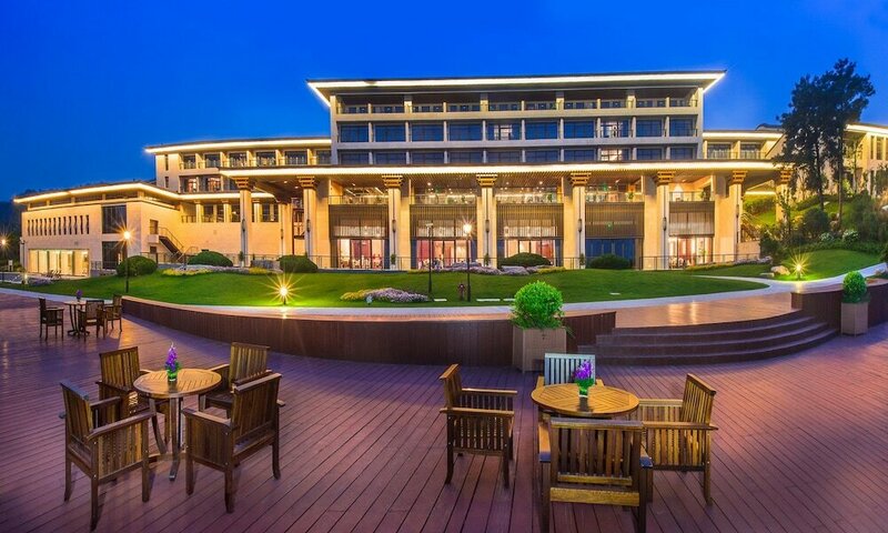 Гостиница Narada Qiandao Lake Resort