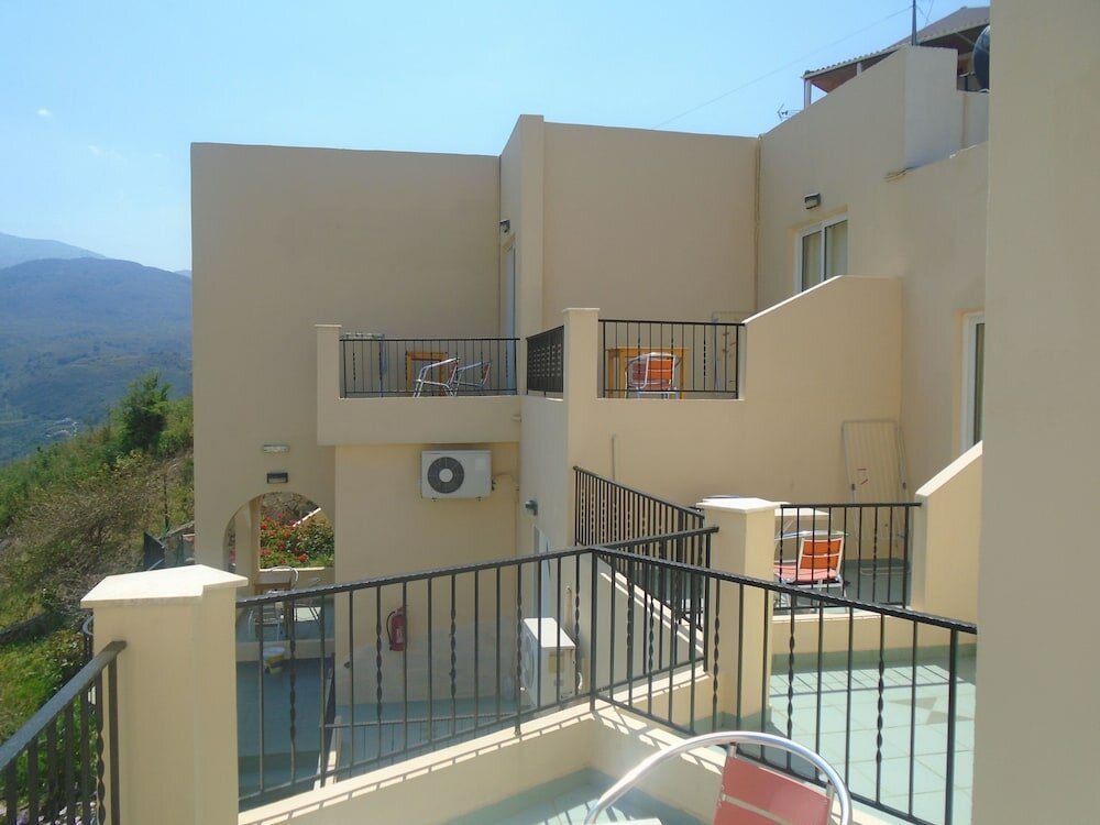 Фото Apartment Hotel Irida