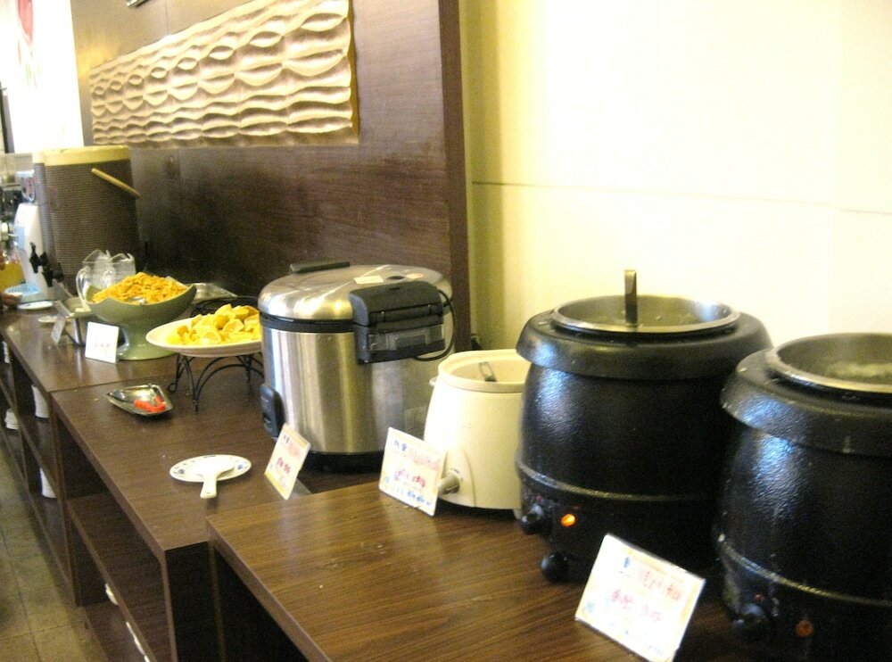 Фото Chientan Youth Hotel