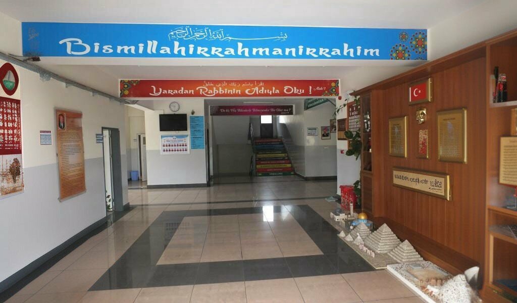 School Zekeriya Tanriverdi Imam Hatip Middle School, Kahramanmaras, photo