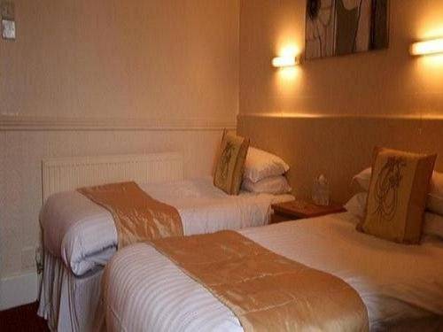 Фото The Blenheim Mount Hotel