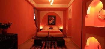 Фото Riad Claire Fontaine