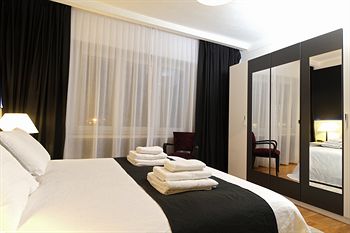 Фото The Queen Luxury Apartments - Villa Giada