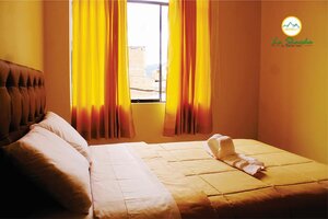 Hotel La Shacsha (Departamento de La Libertad, Provincia de Trujillo, Distrito de Trujillo, Jirón Sinchi Roca, 373), hotel