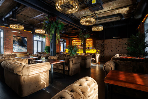 Falcon Lounge