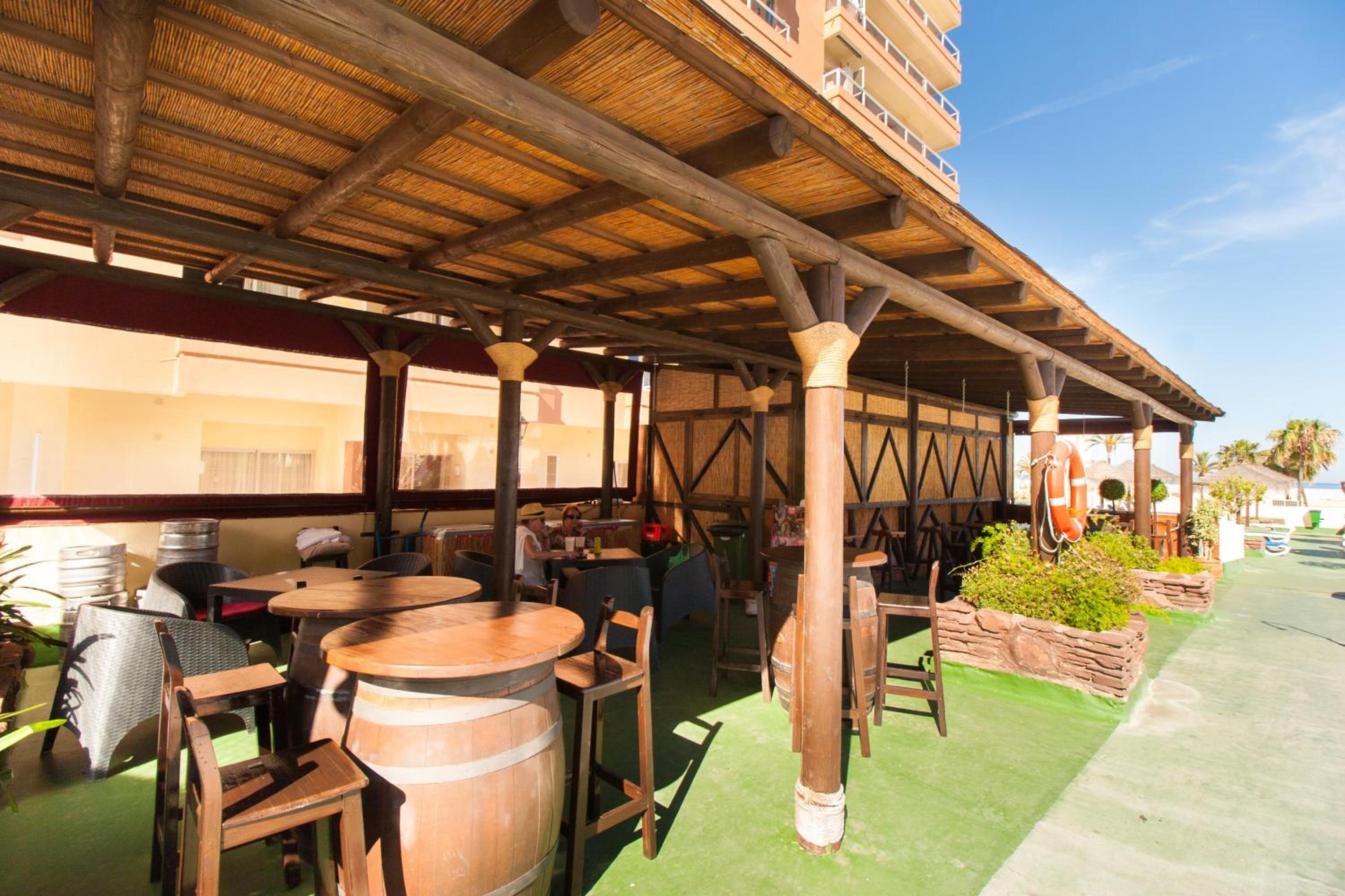 Фото Hotel Pyr Fuengirola