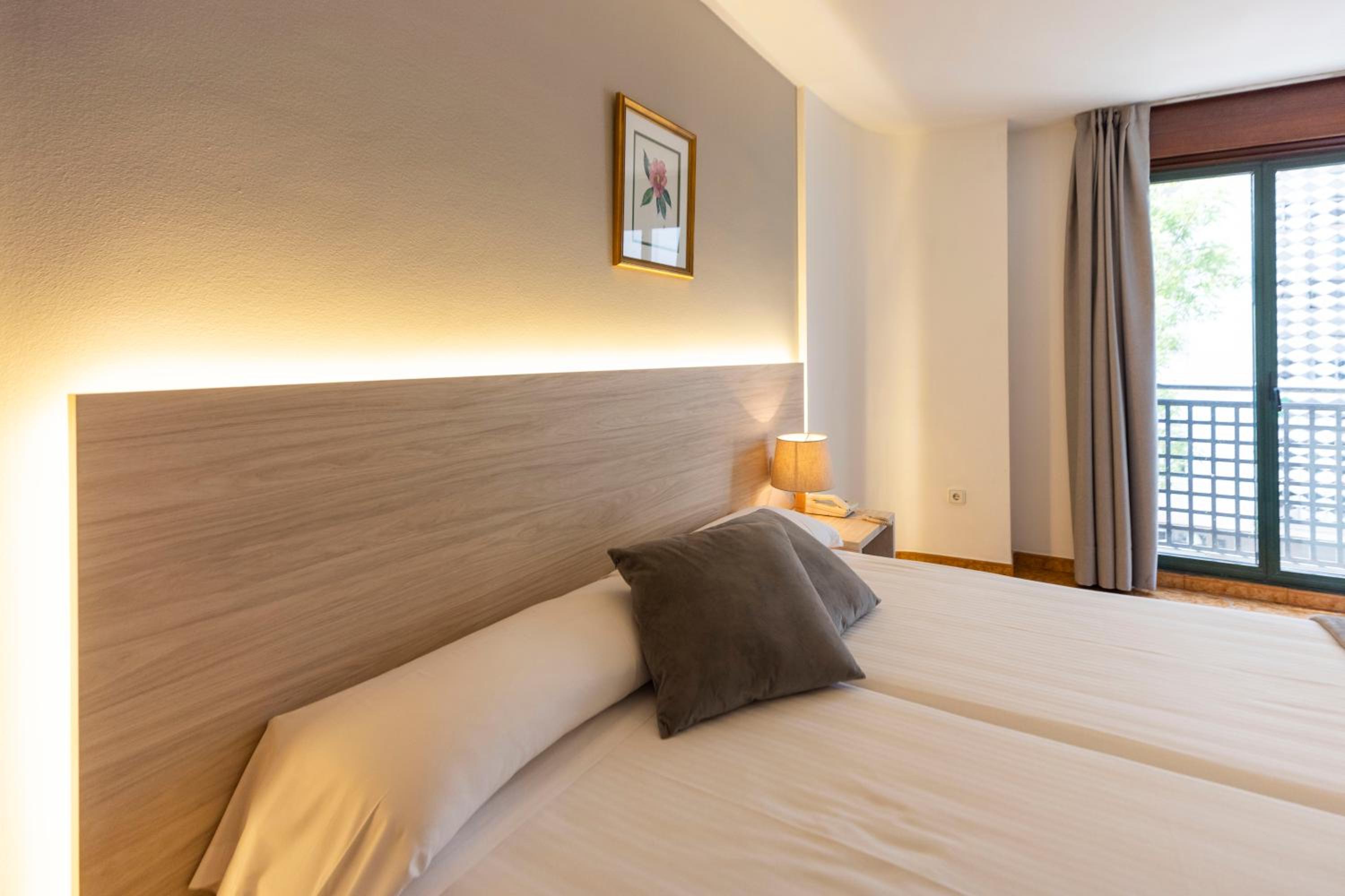 Фото Hotel Madrid