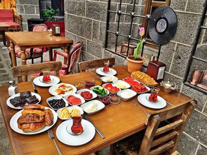 Çello21 Cafe (Diyarbakır, Sur, Hasırlı Mah., Sabuncu Sok., 18) ، مقهى