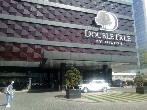 Внешний вид отеля DoubleTree by Hilton Minsk в Минске, фото 4