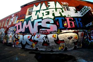 Народная стена граффити (Лесная ул., 28, стр. 8), стрит-арт в Москве