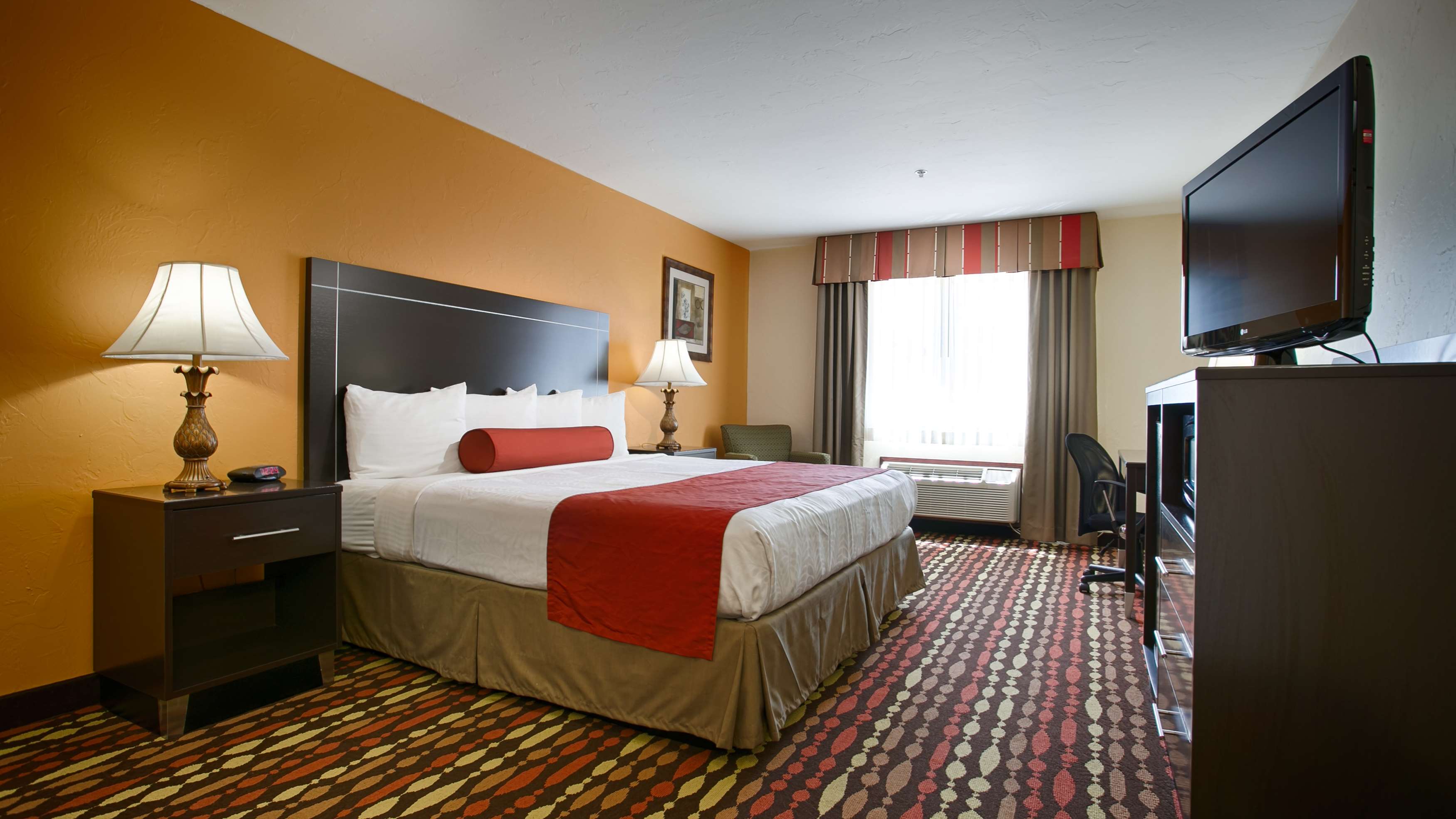 Фото Best Western Greentree Inn & Suites