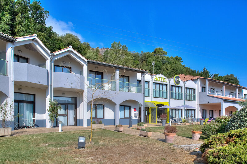 Гостиница B&b Hotel Villeneuve-Loubet Village в Вильнёв-Лубе