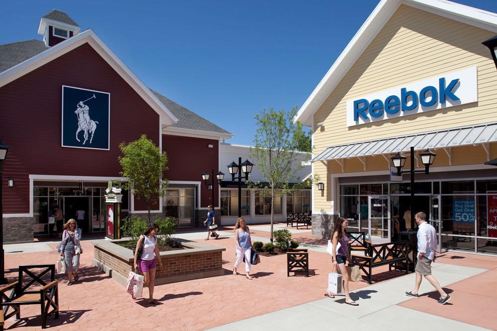 shopping mall - Merrimack Premium Outlets - State of New Hampshire, photo 6...